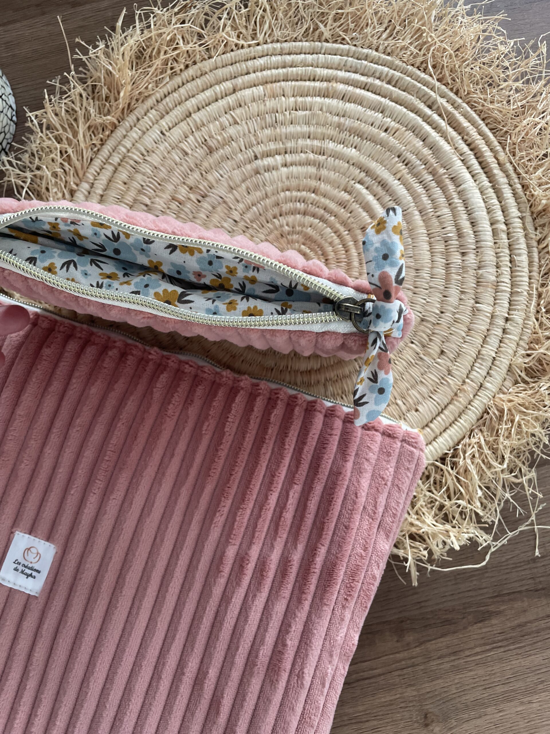 Pochette Vénus pour ordinateur et tablette - Rose - grosses cotes – Image 2